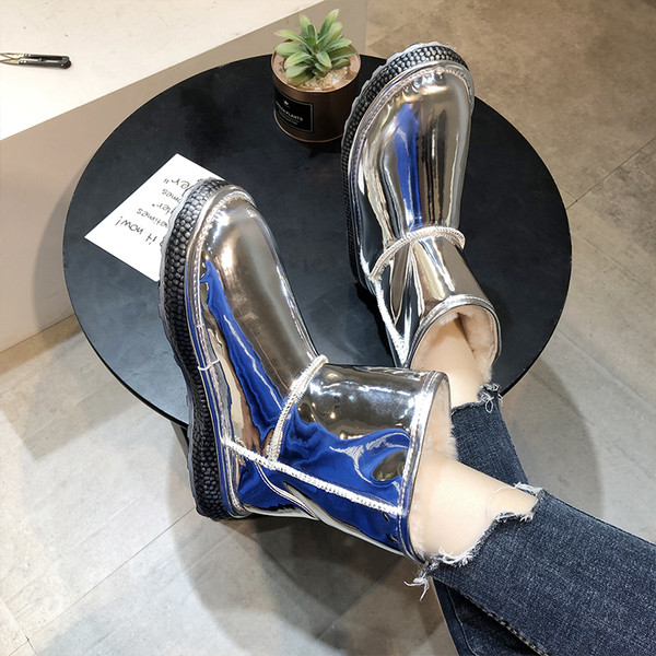 Cizme de iarna de dama moderne cu talpa plate in negru si argintiu