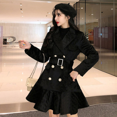 ХИТ Стилно разкроено дамско палто с колан и копчета в бял и черен цвят