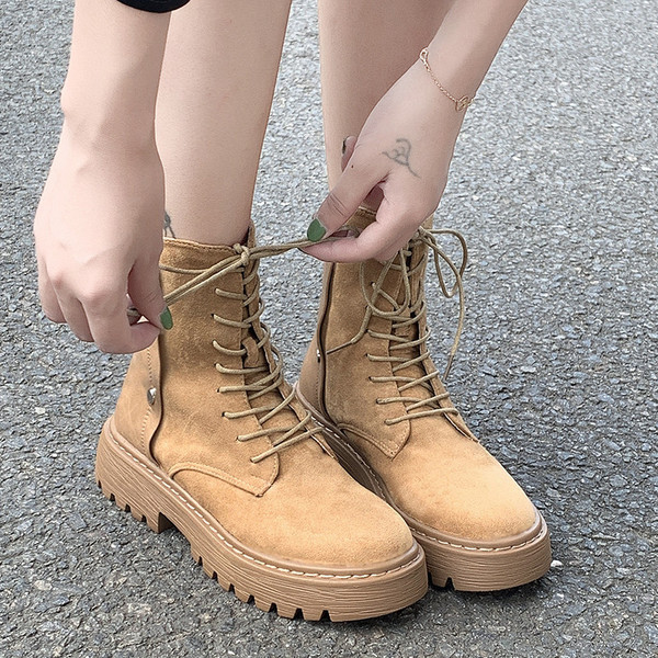 Cizme casual de dama cu sireturi si talpa aspra, in maro si negru