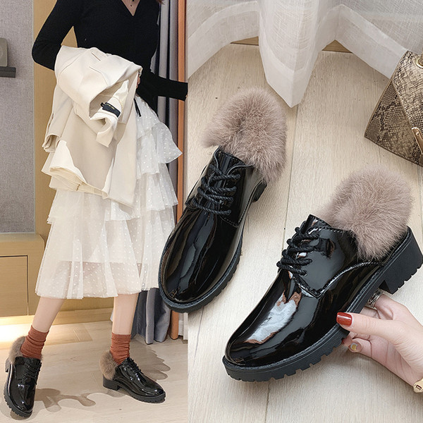 Μοντέρνες γυναικείες χειμερινές μπότες με απαλή επένδυση 
