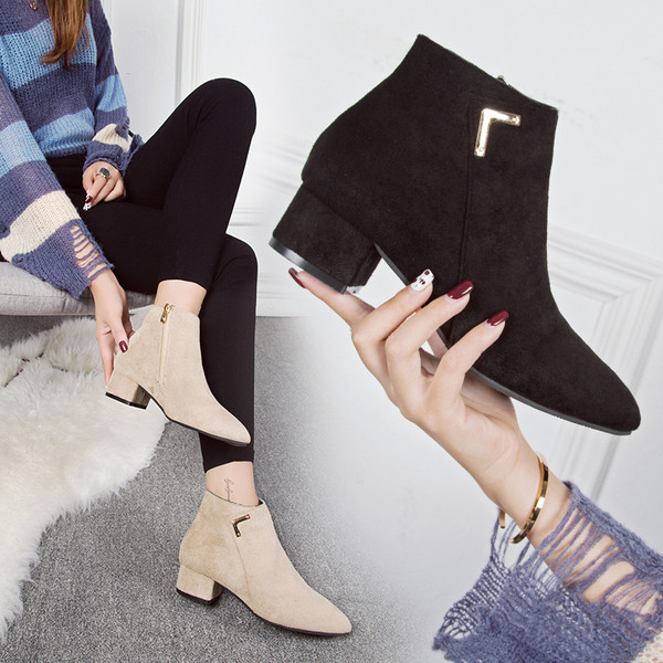 Cizme de dama elegante cu element metalic si toc gros in bej si negru