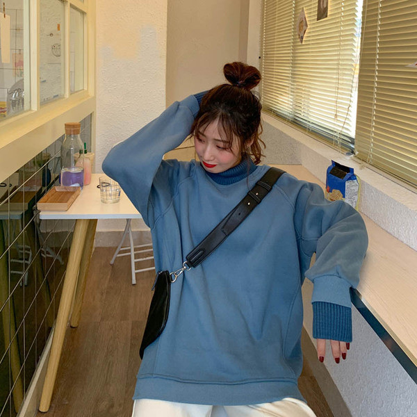 Bluză lată casual de damă cu guler polo