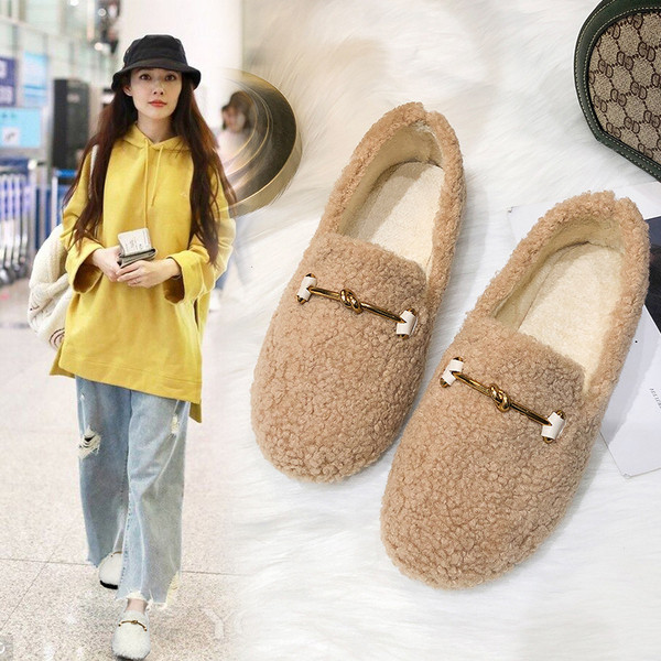 Μοντέρνα γυναικεία παπούτσια φθινόπωρο σε μαύρο, μπεζ και λευκό χρώμα - δύο μοντέλα