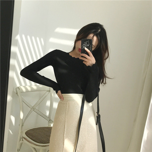 Bluză modernă cu decolteu oval în mai multe culori