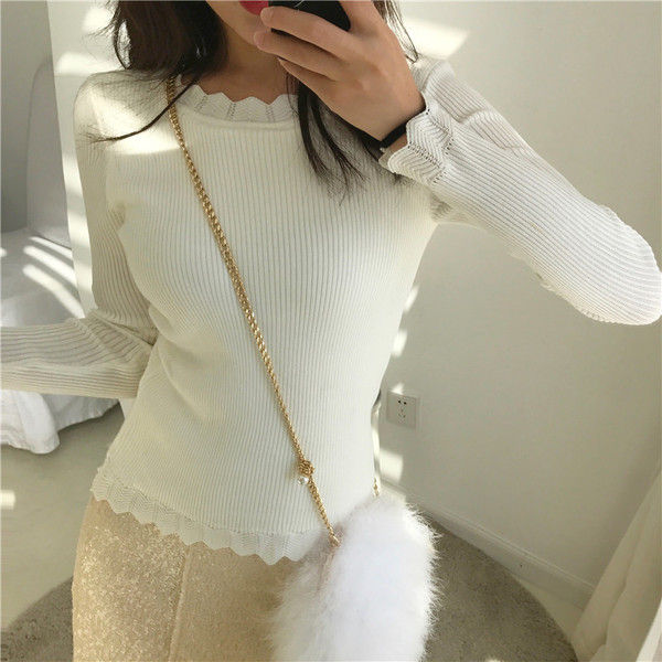 Bluză modernă cu decolteu oval în mai multe culori