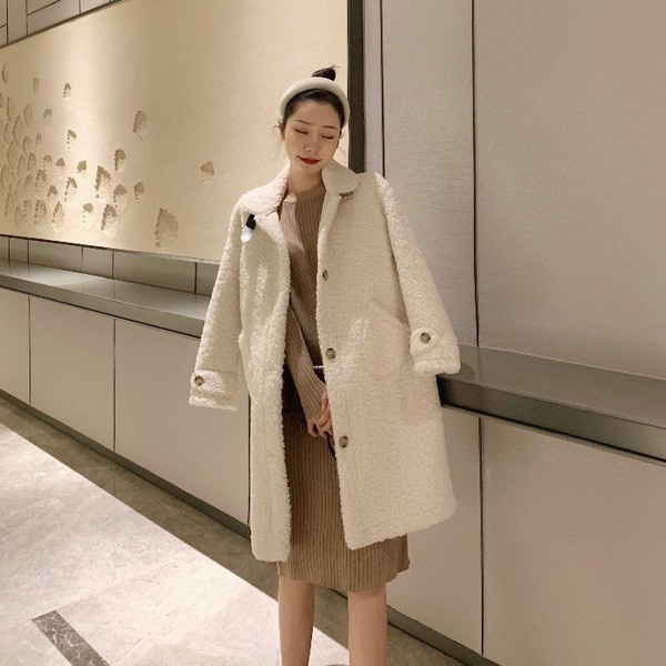 Palton de dama cu buzunare si nasturi in trei culori