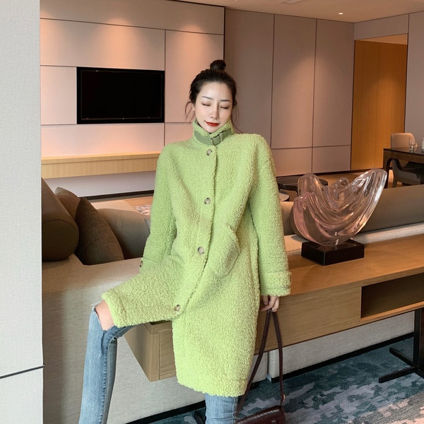 Palton de dama cu buzunare si nasturi in trei culori