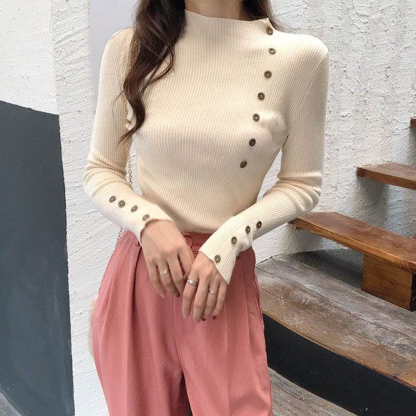 Γυναικεία κοντή πλεκτή μπλούζα με κουμπιά