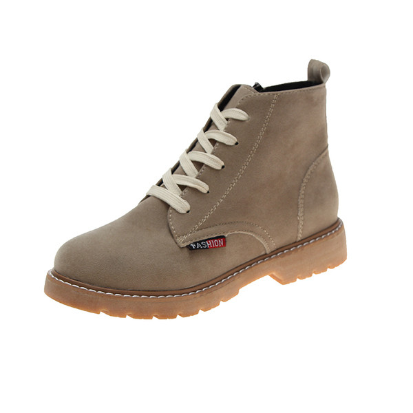 Μοντέρνες γυναικείες μπότες με χοντρή πλατφόρμα και κορδόνια σε μαύρο και μπεζ χρώμα