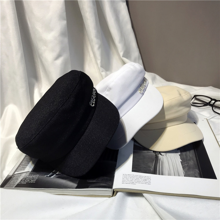 Κομψό γυναικείο καπέλο με κομψό αποτέλεσμα σε τρία χρώματα