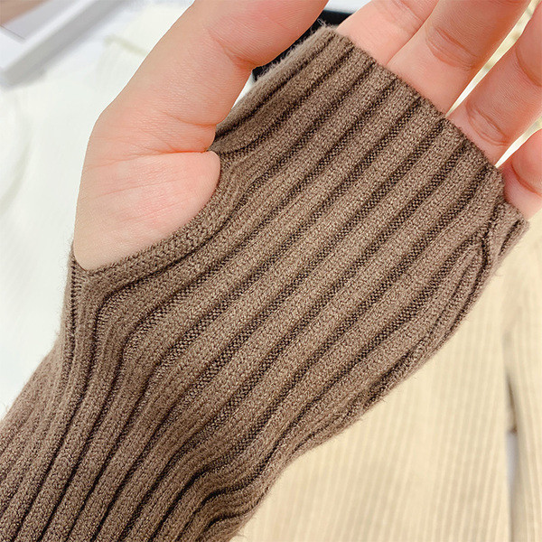 Γυναικείο πουλόβερ της μόδας με υψηλό κολάρο σε διάφορα χρώματα