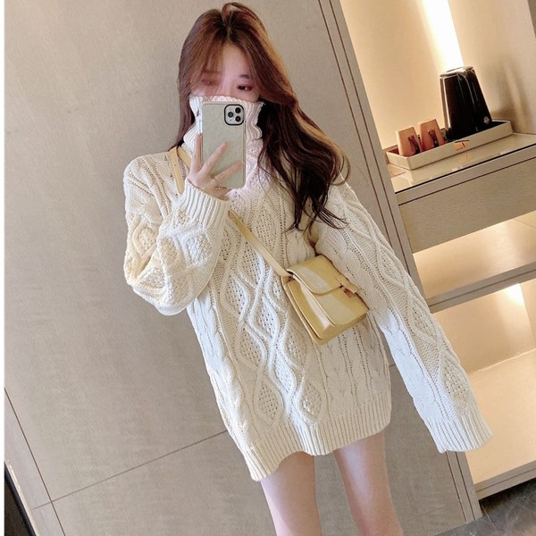 Μακρύ πουλόβερ με κολάρο σε λευκό και ροζ χρώμα