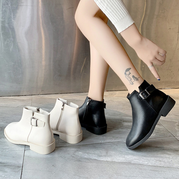 Cizme de dama din piele cu talpa plate in alb si negru