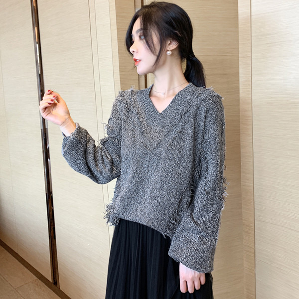 Νέο μοντέλο γυναικείο πουλόβερ με λαιμόκοψη στο μπεζ, γκρι και πράσινο χρώμα