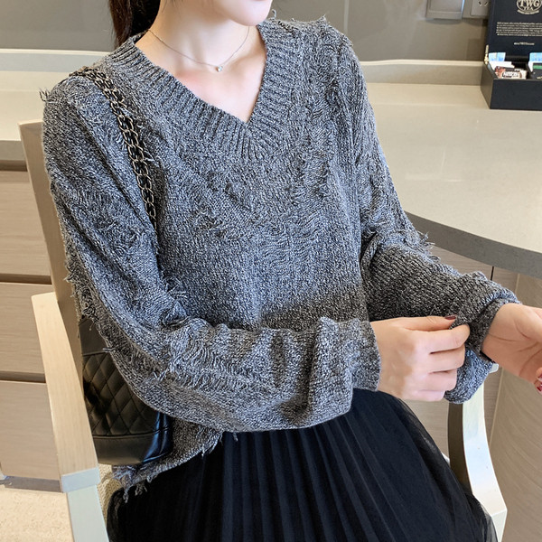 Νέο μοντέλο γυναικείο πουλόβερ με λαιμόκοψη στο μπεζ, γκρι και πράσινο χρώμα