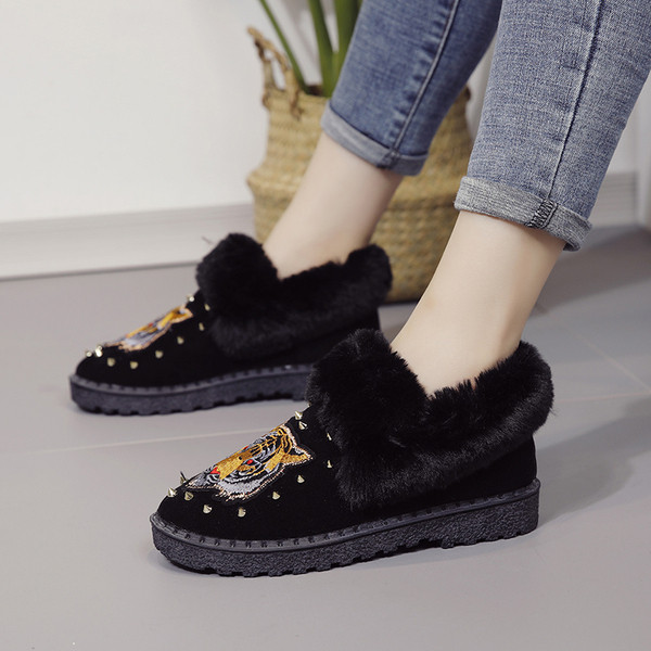 Pantofi de iarna dama cu broderie colorata in negru