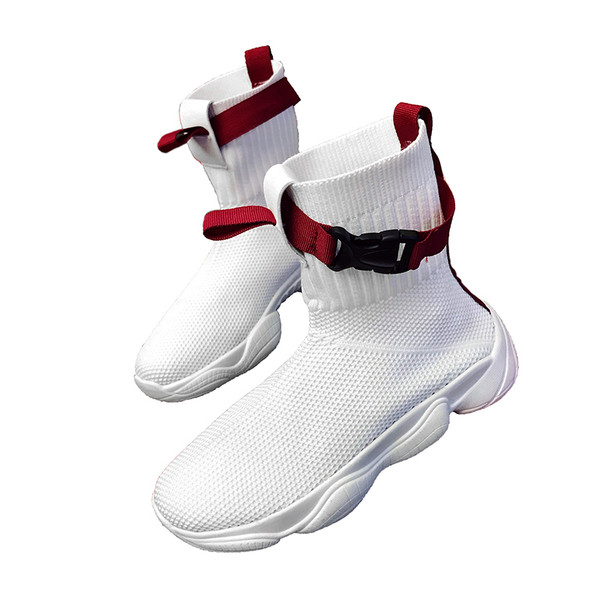 Casual γυναικεία αθλητικά παούτσια σε λευκό και μαύρο χρώμα