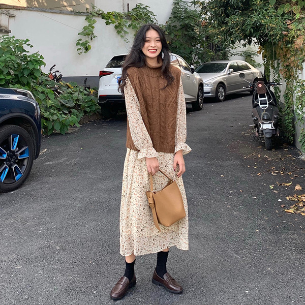 Γυναικεία οικολογική δερμάτινη τσάντα σε καφέ χρώμα