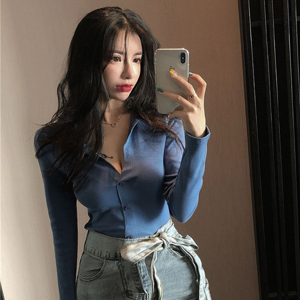 Γυναικεία μπλούζα με κλασικό κολάρο και κουμπιά