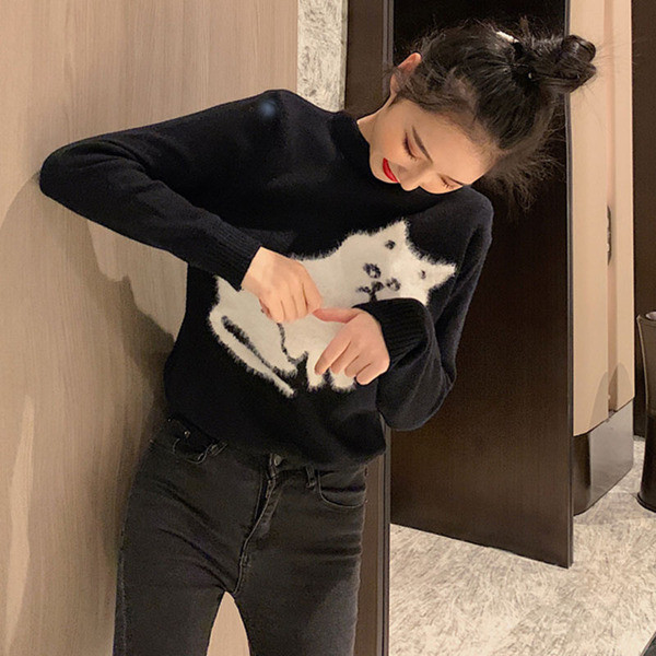 Pulover casual dama cu aplicatie in alb si negru