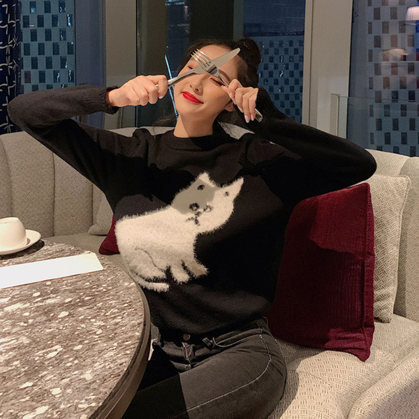 Pulover casual dama cu aplicatie in alb si negru