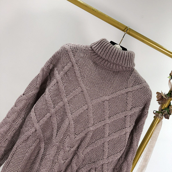 Χειμερινό γυναικείο πουλόβερ  με κολάρο σε μωβ χρώμα