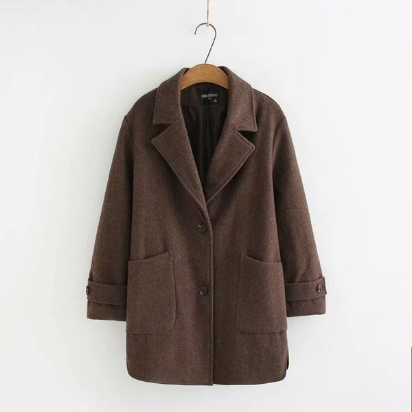 Модерно дамско дълго палто с копчета и джобове в бежов и кафяв цвят 