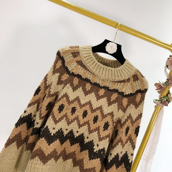 Γυναικείο πουλόβερ με χρωματιστό μοτίβο και μακριά μανίκια