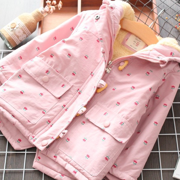 Modern téli gyerekkabát puha béléssel és kapucnival bézs és rózsaszín színben