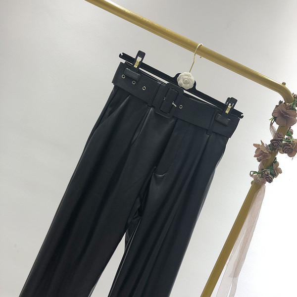 Női öko bőr nadrág fekete övvel