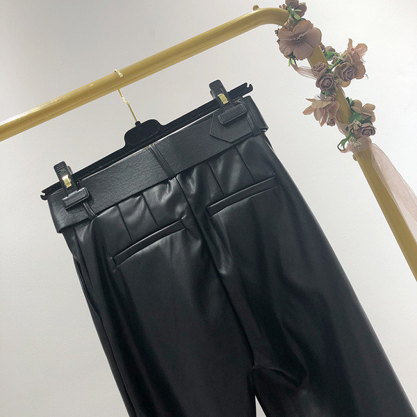 Női öko bőr nadrág fekete övvel