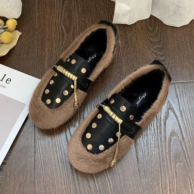 Καθημερινά γυναικεία παπούτσια με μεταλλικά στοιχεία σε διάφορα χρώματα