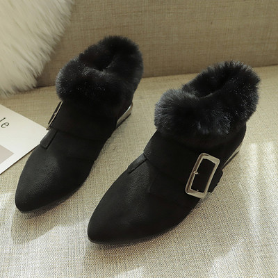 Női téli cipő puha béléssel hegyes modell fekete és bézs színben