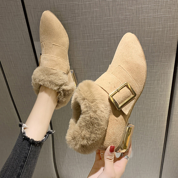 Női téli cipő puha béléssel hegyes modell fekete és bézs színben