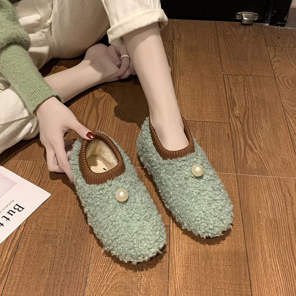 Női téli papucs fehér, fekete és bézs színben