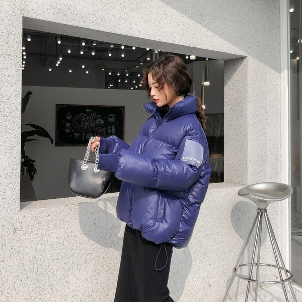 ÚJ modell női téli kabát magas gallérral fehér, kék és rózsaszín színekben