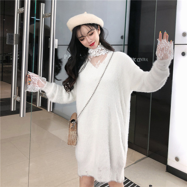 Χνουδωτό γυναικείο πουλόβερ με μανίκια και μανίκια δαντέλας