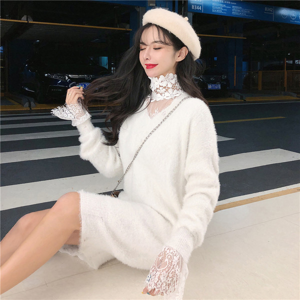 Χνουδωτό γυναικείο πουλόβερ με μανίκια και μανίκια δαντέλας