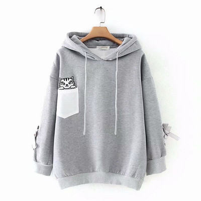 Casual γυναικείο φούτερ με κουκούλα και κεντήματα σε γκρι και μαύρο χρώμα