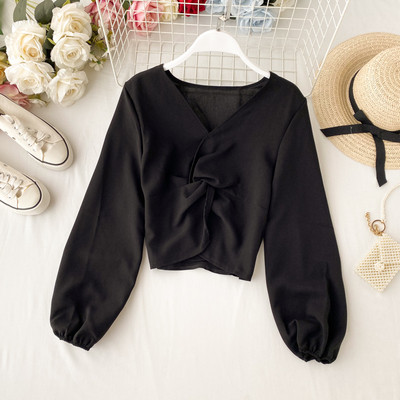 Μοντέρνα γυναικεία μπλούζα με λαιμόκοψη σε άσπρο, μαύρο, κόκκινο, κίτρινο και μπεζ χρώμα