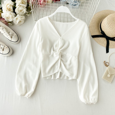 Μοντέρνα γυναικεία μπλούζα με λαιμόκοψη σε άσπρο, μαύρο, κόκκινο, κίτρινο και μπεζ χρώμα