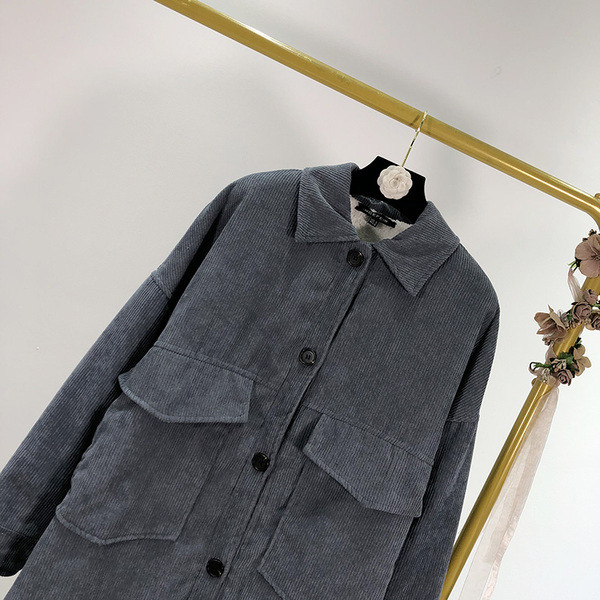 Hosszú kordbársony kabát meleg béléssel és gombokkal