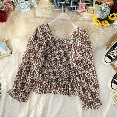 Új modell női blúz virágos motívumokkal és szögletes nyakkivágással