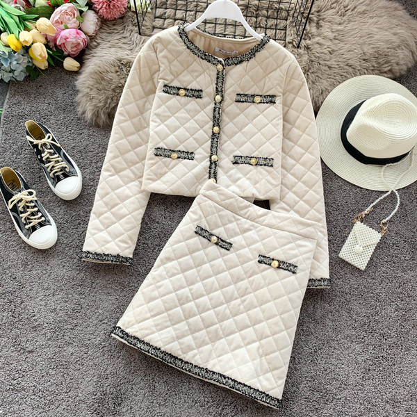 Modern női szett két részből - fekete és bézs színben