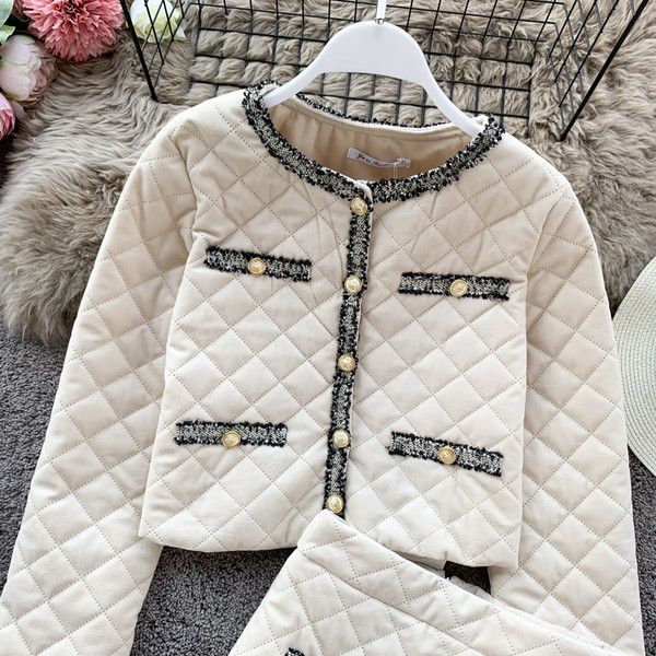 Modern női szett két részből - fekete és bézs színben