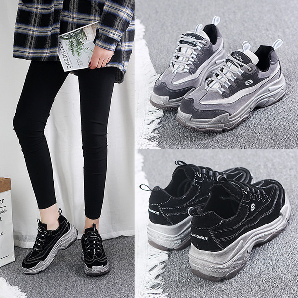 Αθλητικά casual γυναικεία παπούτσια με στρογγυλή σόλα σε γκρι και μαύρο χρώμα