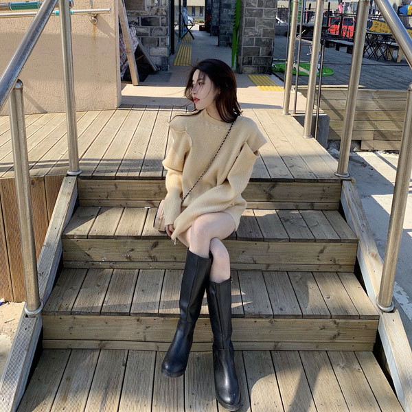 Μοντέρνα γυναικεία μπλούζα σε δύο χρώματα με στρογγυλη λαιμόκοψη