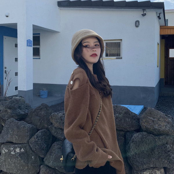 Μοντέρνα γυναικεία μπλούζα σε δύο χρώματα με στρογγυλη λαιμόκοψη