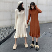 Női aktuális kötött ruha két színben, hosszú ujjal