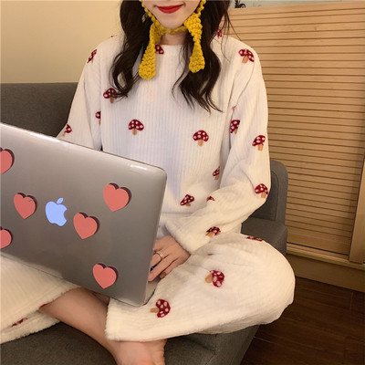 Női aktuális pizsama két színben